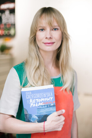 Magdalena Cielecka poleca "Betonowy pałac" 